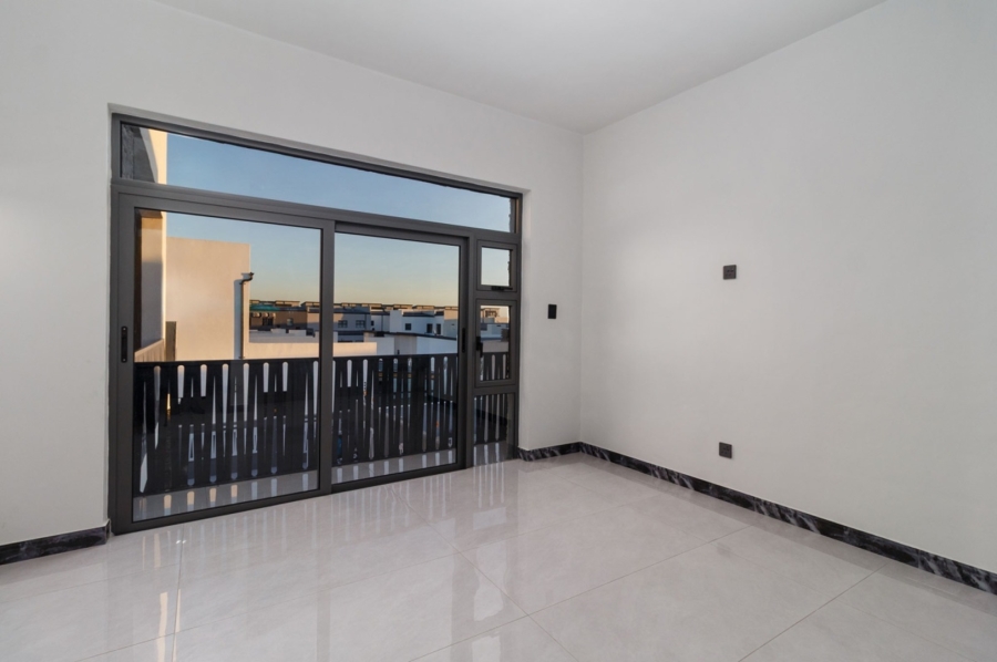 6 Bedroom Property for Sale in Sandown Western Cape